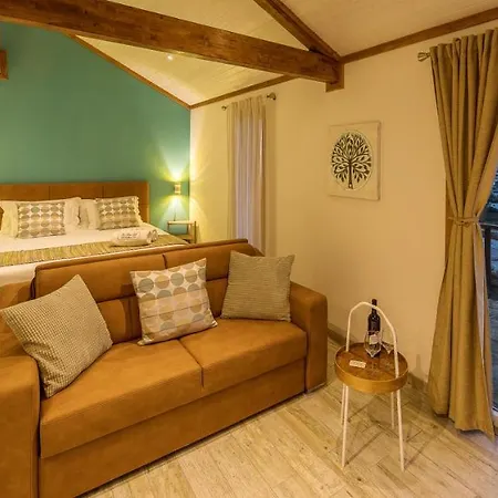 The Olive Hill Bed & Breakfast 4*